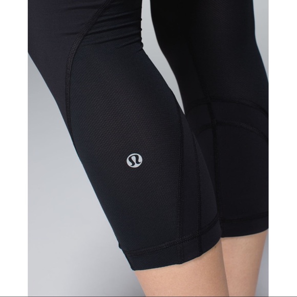 LULULEMON Run Inspire Crop II - Luxtreme + Mesh - Picture 2 of 16